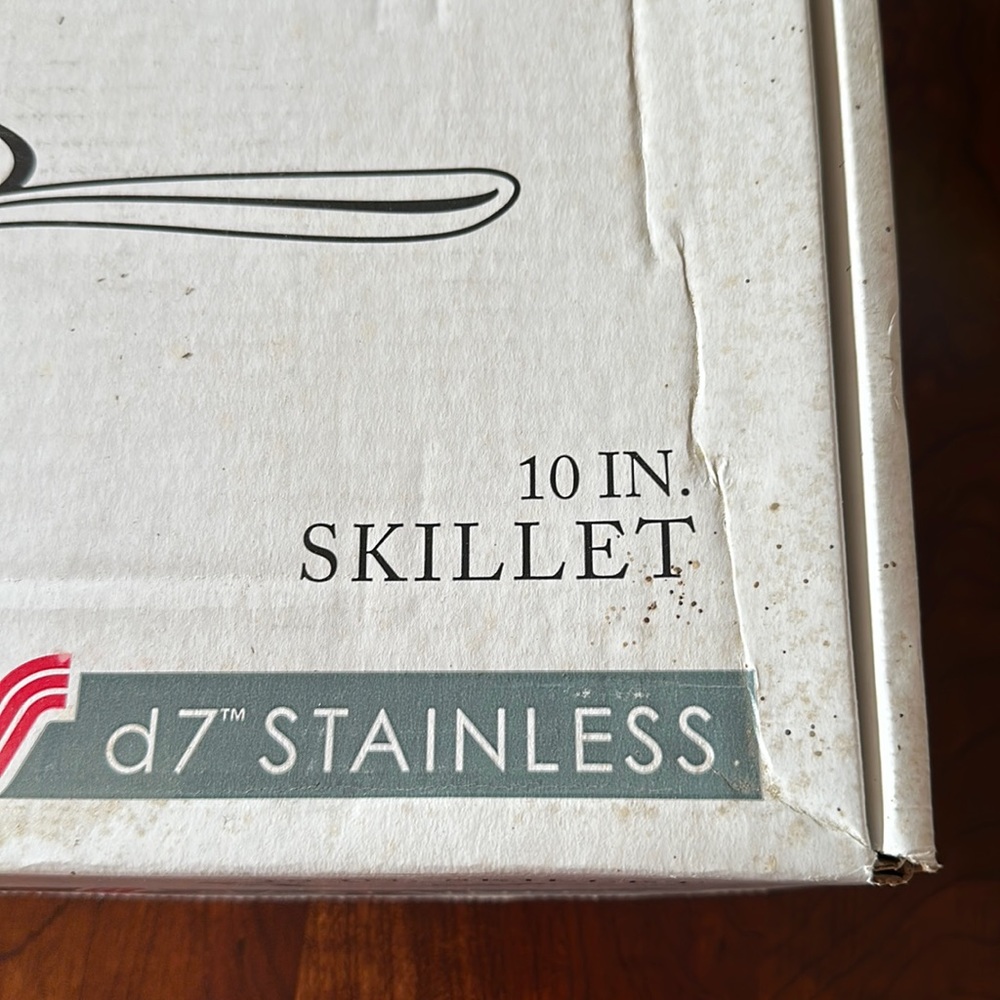 New in box All Clad d7 10” Skillet